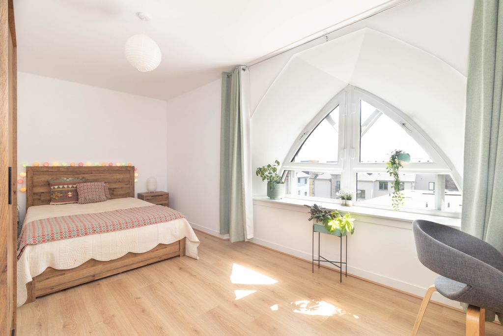 Property photo 3 of 19 Bedroom 1