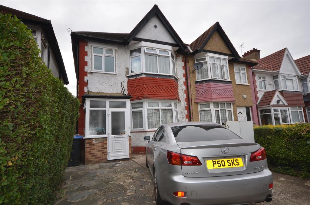 Property photo 2 of 11