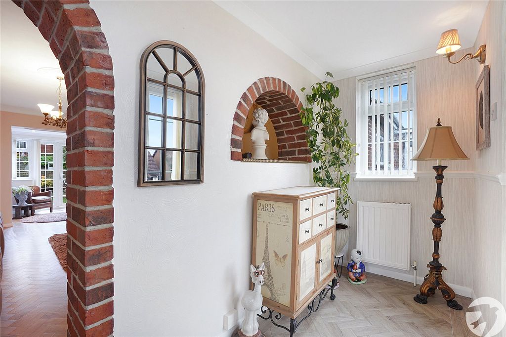 Property photo 3 of 25 Entrance Porch
