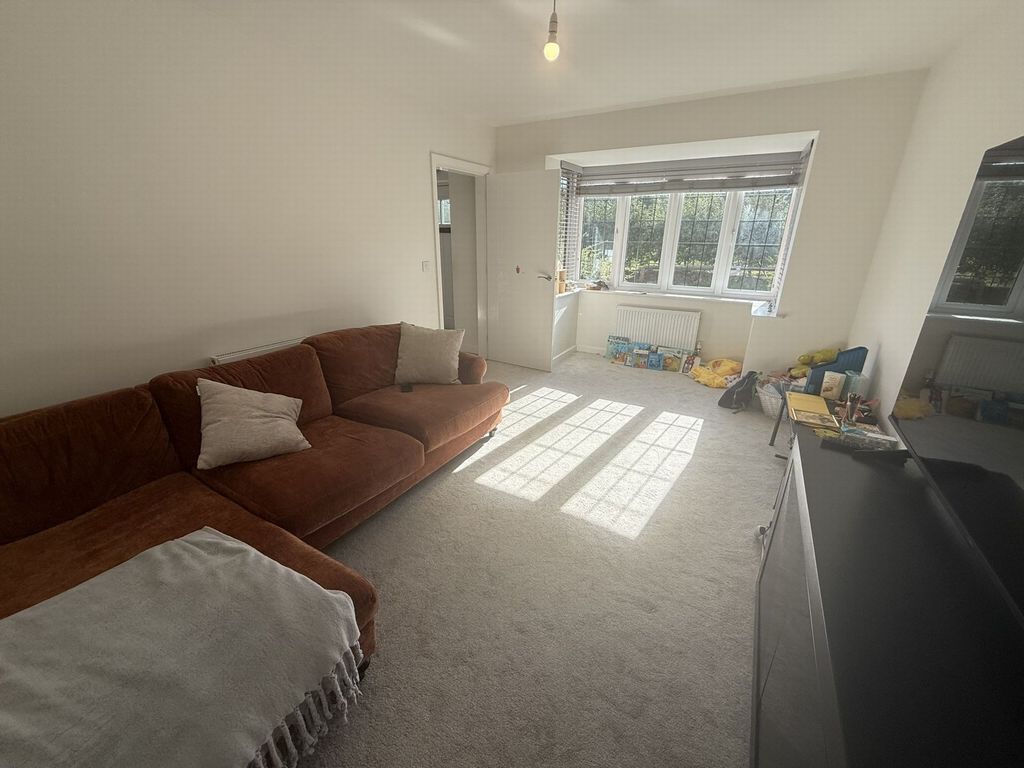 Property photo 2 of 14 Photo 9