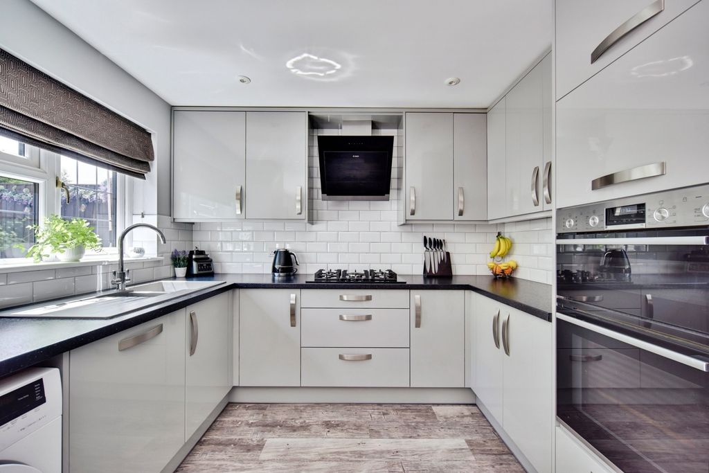 Property photo 2 of 20 Pbox-Img.Jpg