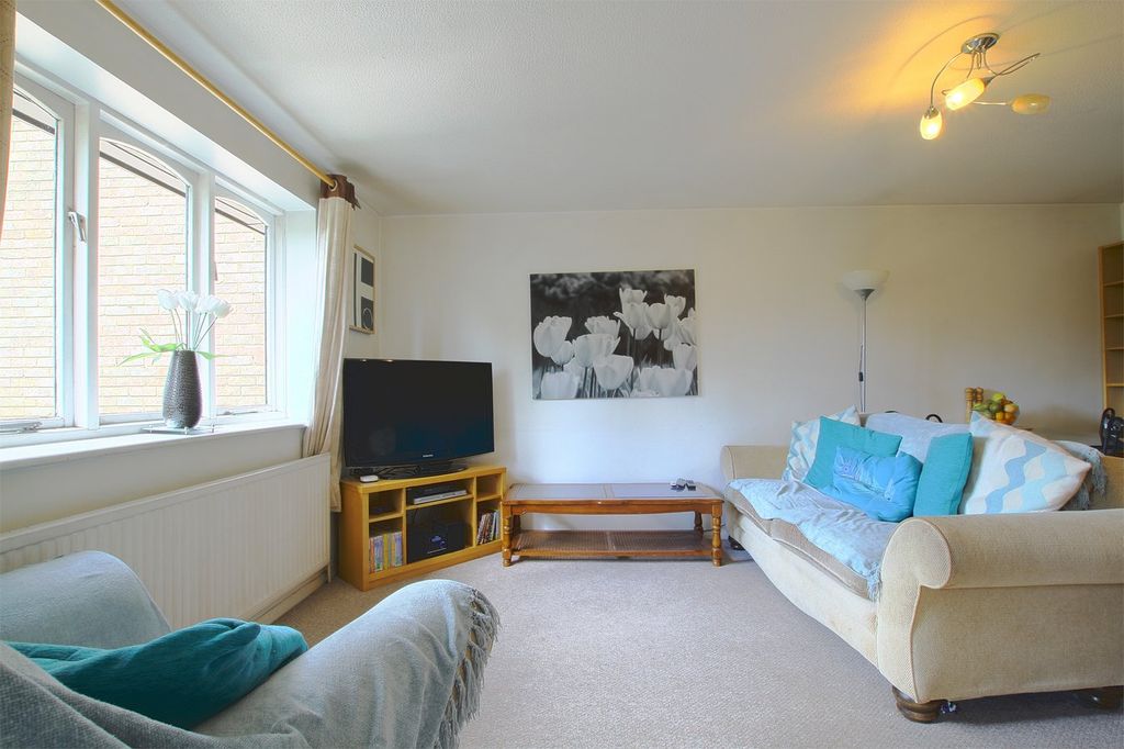 Property photo 2 of 8