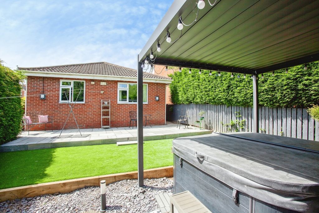 Property photo 2 of 20 Pbox-Img.Jpg