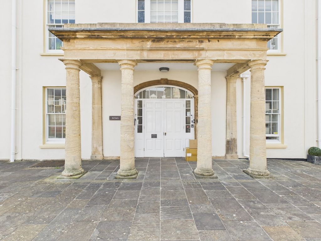 Property photo 3 of 24