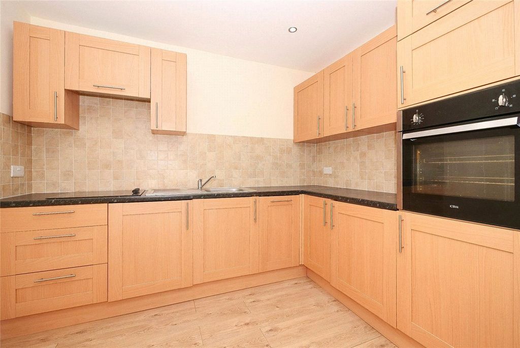 Property photo 3 of 8 Picture No. 01