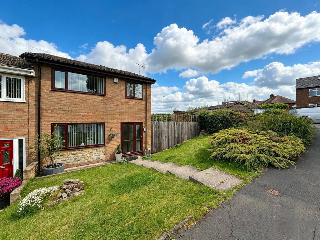 Property photo 1 of 32
