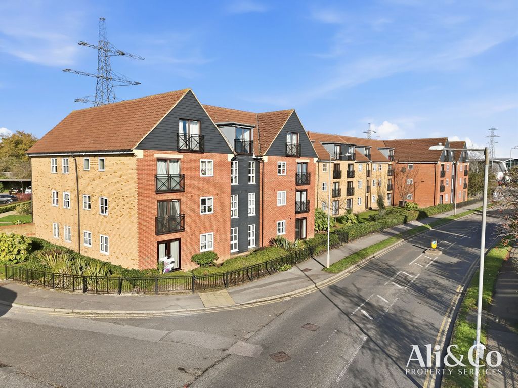 Property photo 2 of 10