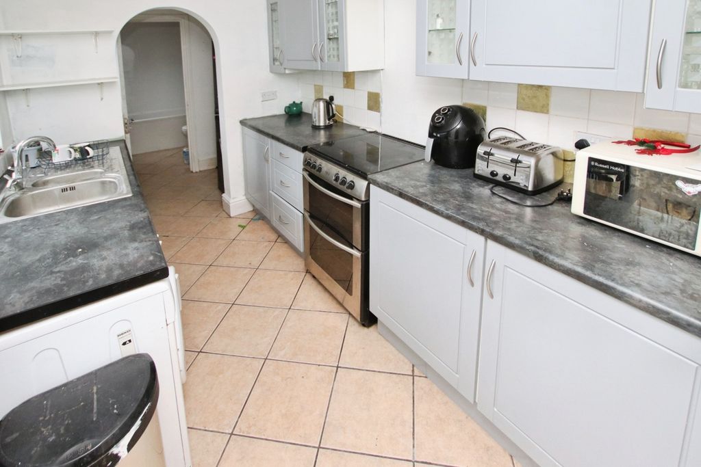 Property photo 2 of 15 4600303