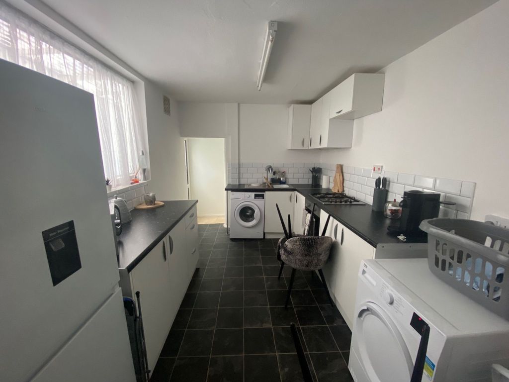 Property photo 3 of 5