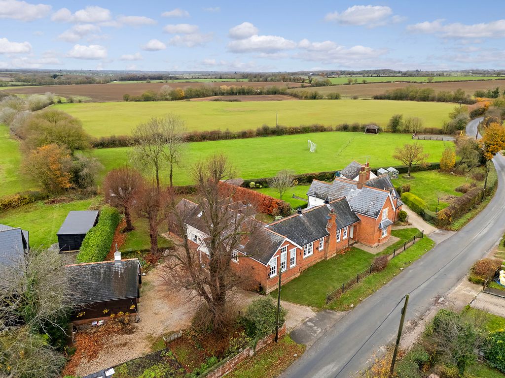 Property photo 2 of 32 Picture No. 06