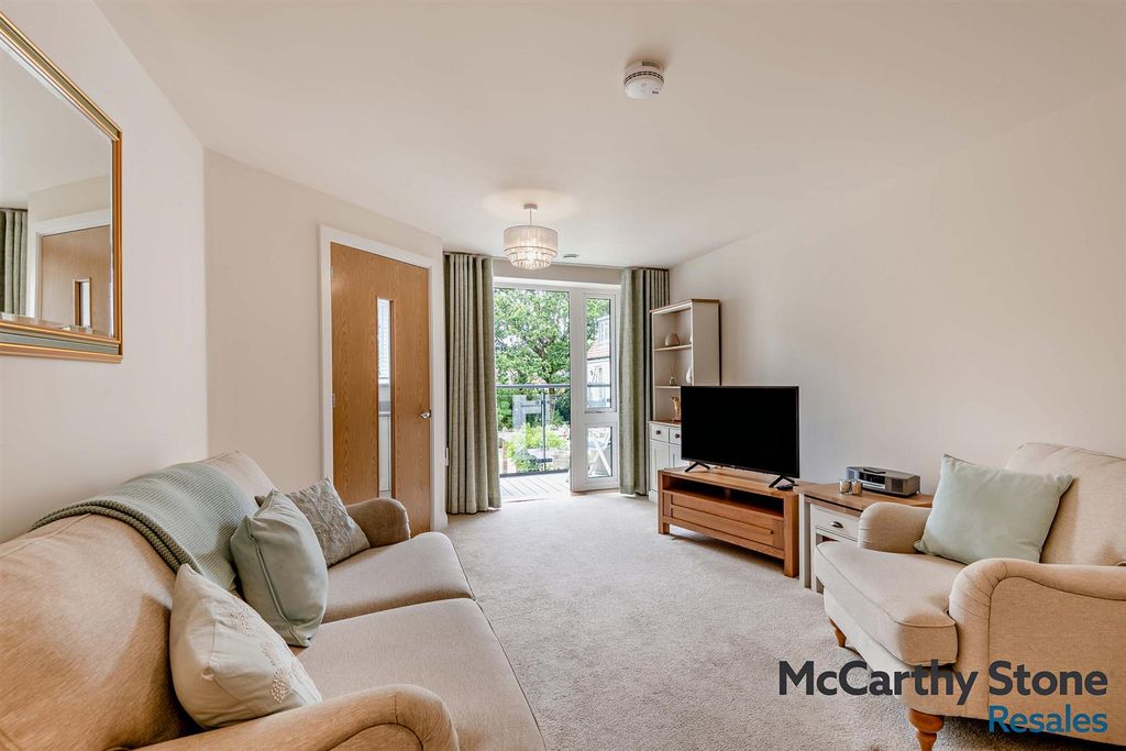 Property photo 2 of 30 8698991-Interior11-800.Jpg