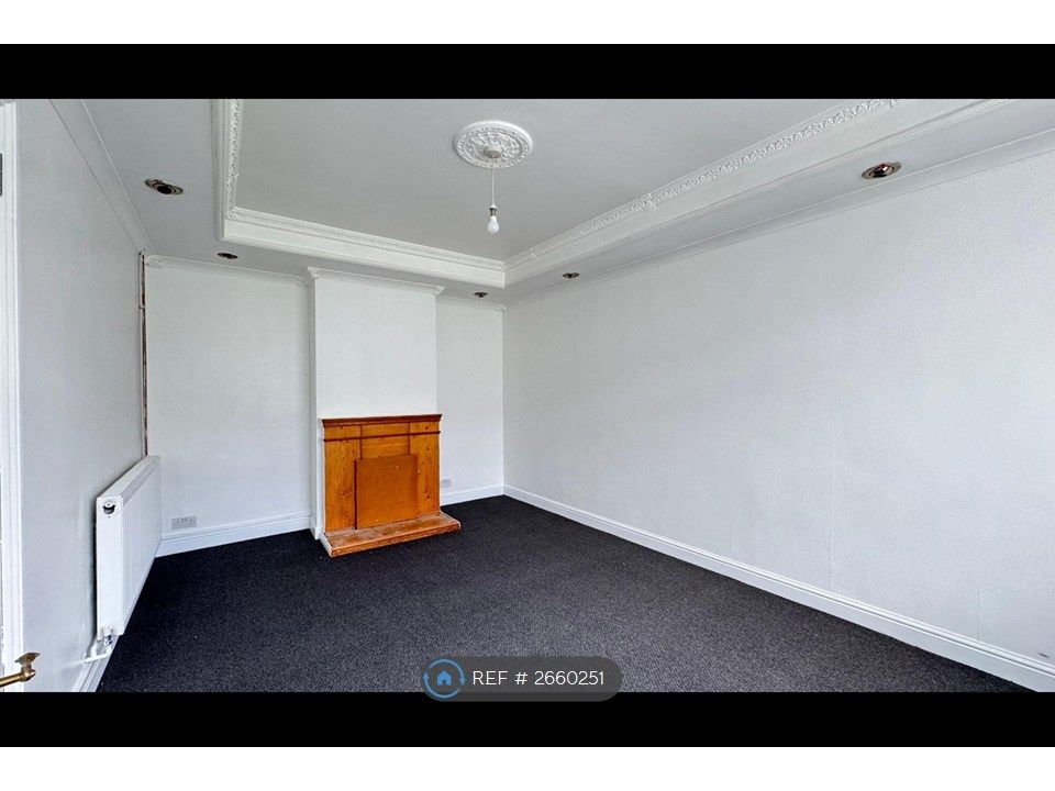 Property photo 1 of 19 Front Room