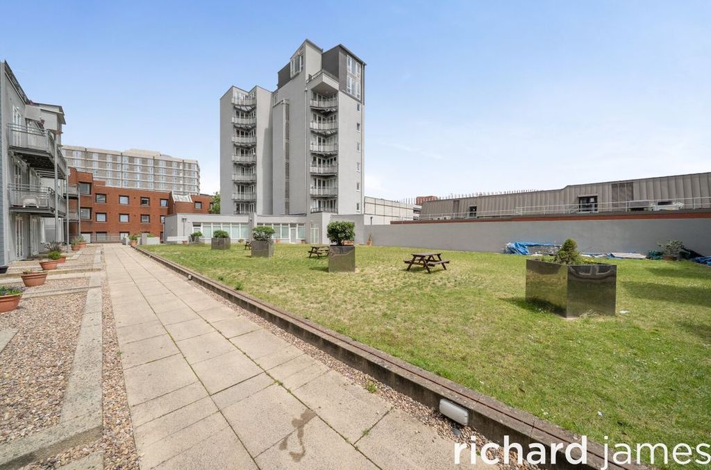 Property photo 1 of 12 6Ae8A13Ad46B46Caa5E309B3Bfa19ce2