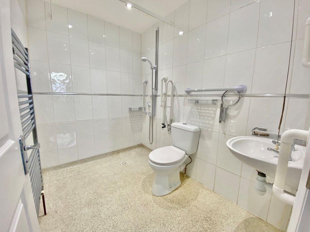 Property photo 3 of 8
