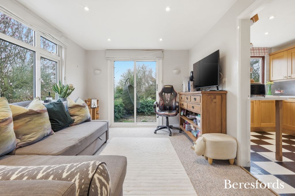 Property photo 3 of 24 Picture No. 23