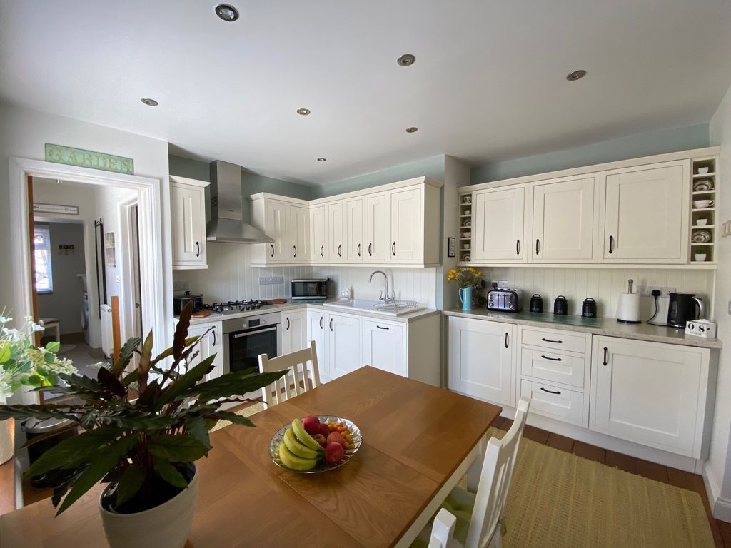 Property photo 2 of 25 24