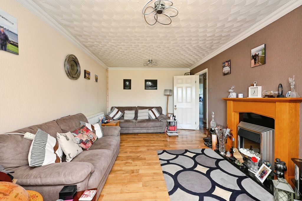 Property photo 3 of 20 Hs015