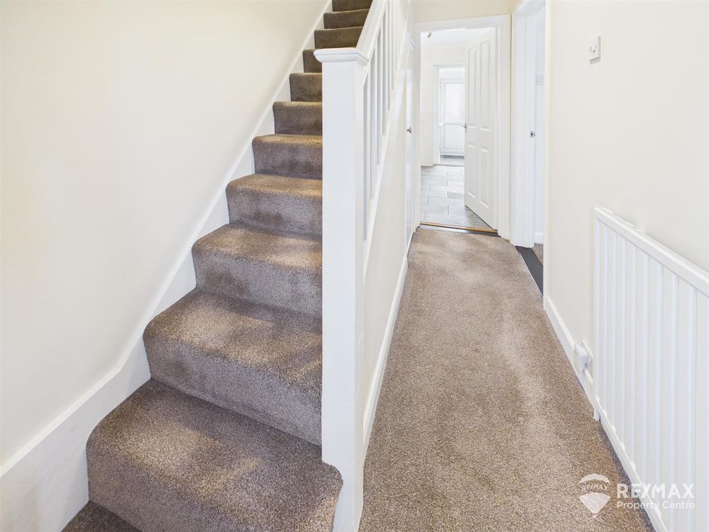 Property photo 2 of 22 Cam02842G0-Pr0357-Still002.Jpg