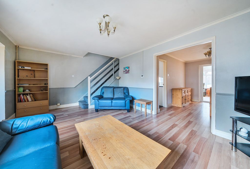 Property photo 2 of 21 Lounge