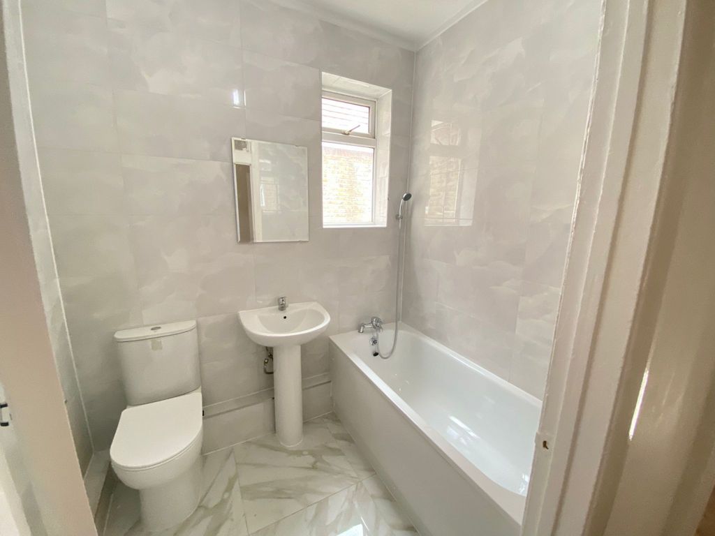 Property photo 3 of 6 Gallery