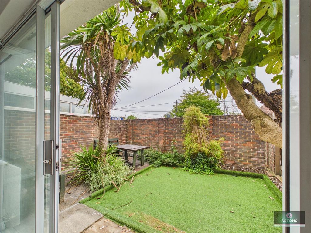 Property photo 3 of 13 Cam02067G0-Pr0394-Still003.Jpg