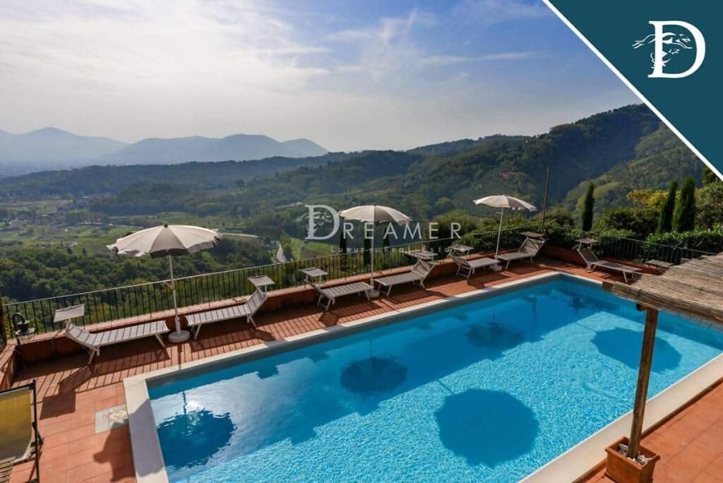 Property photo 2 of 52