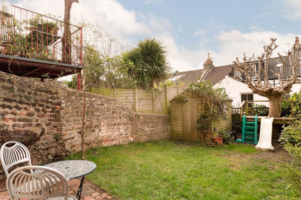 Property photo 2 of 18 Picture No. 08