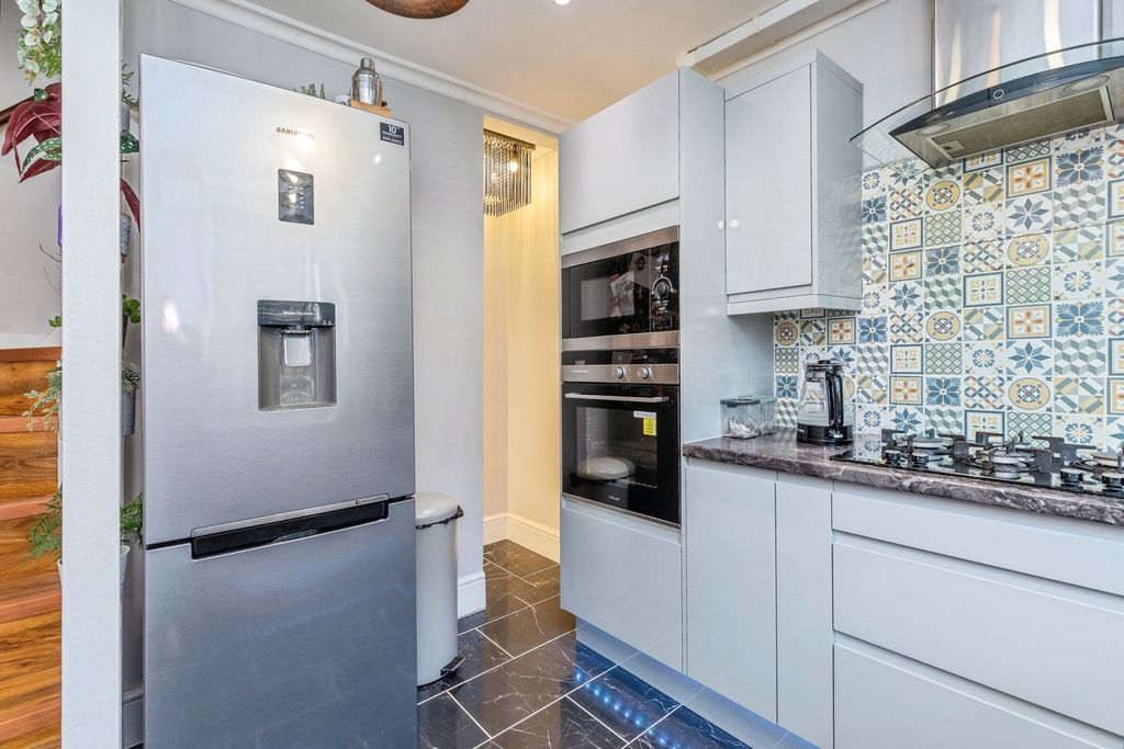 Property photo 2 of 23 Pbox-Img.Jpg