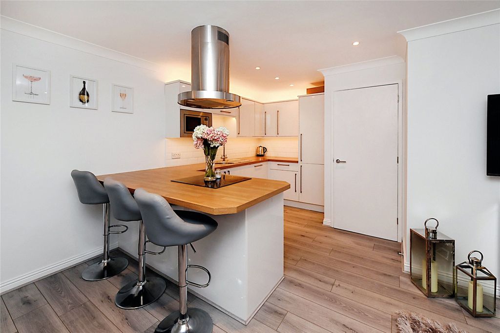 Property photo 3 of 15 Kitchen Area