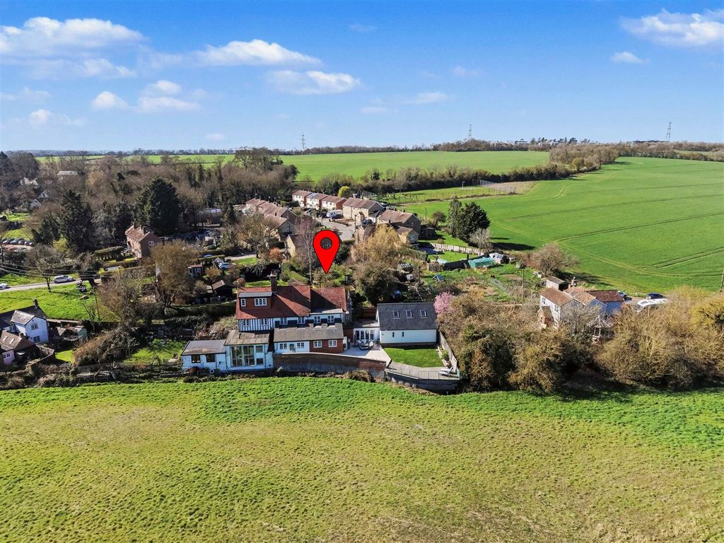 Property photo 1 of 32 Petts.Jpg