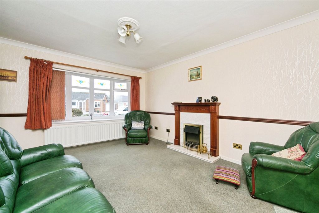 Property photo 2 of 21 Picture No. 12