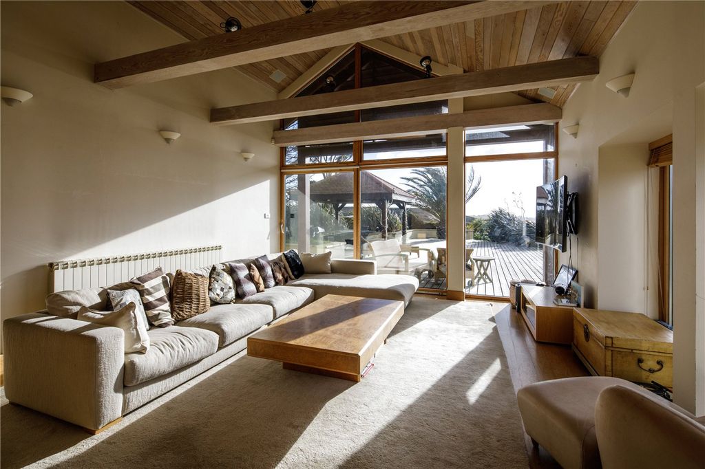 Property photo 3 of 22 Sitting Room