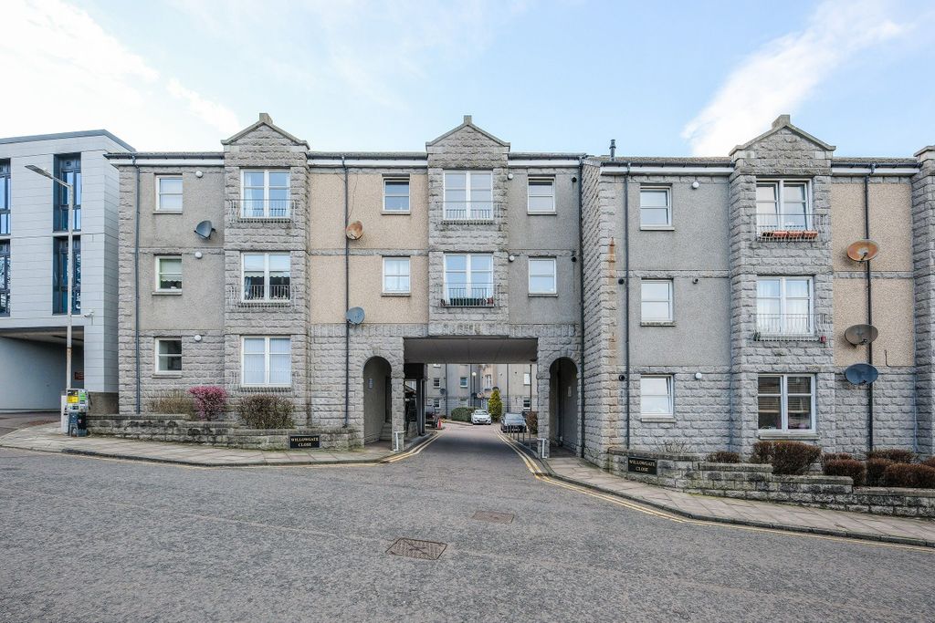 Property photo 1 of 18 Front Of House