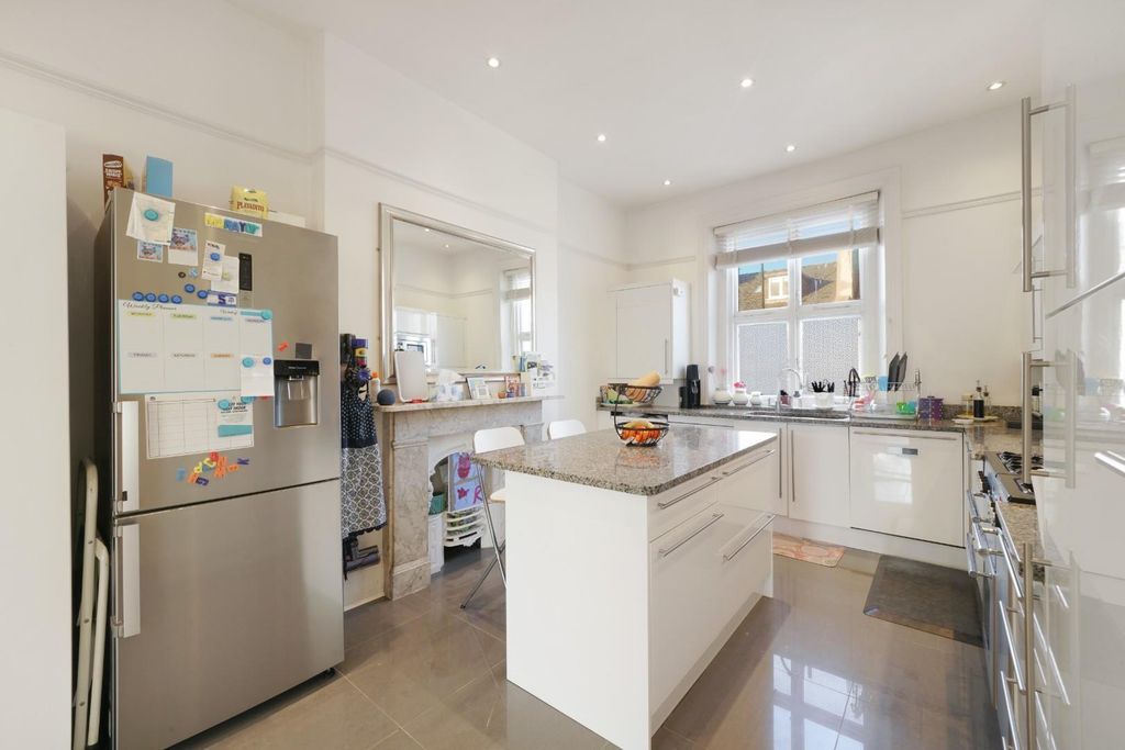 Property photo 3 of 17 1 (2).Jpg