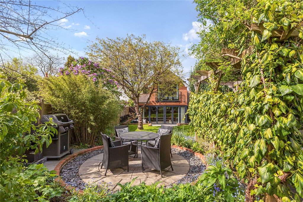 3 bed detached house for saleHindhead, Surrey GU26