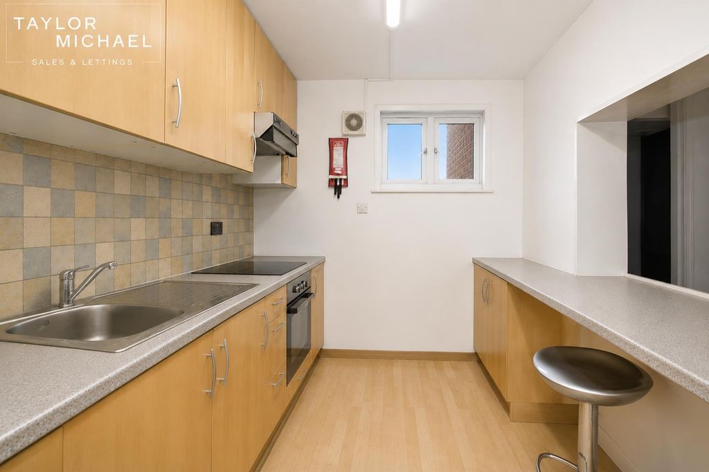 Property photo 3 of 12 Kitchen