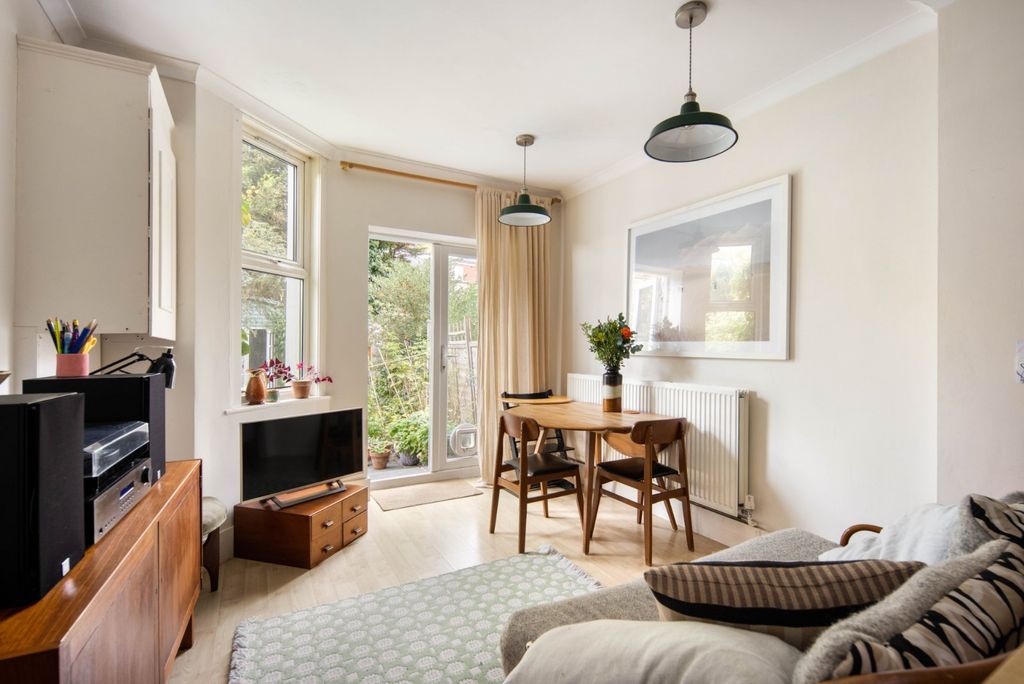 Property photo 2 of 25 Reception Kitchen