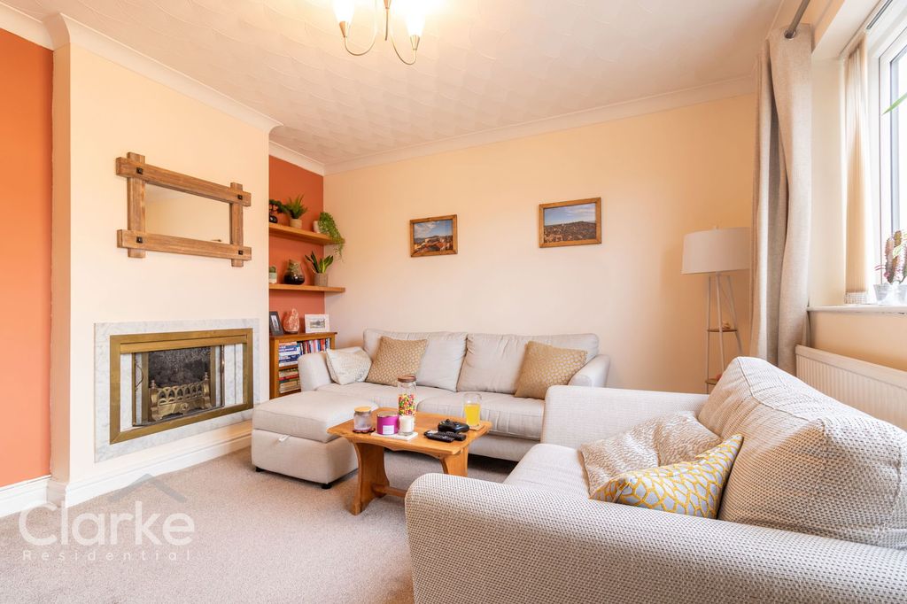 Property photo 3 of 17