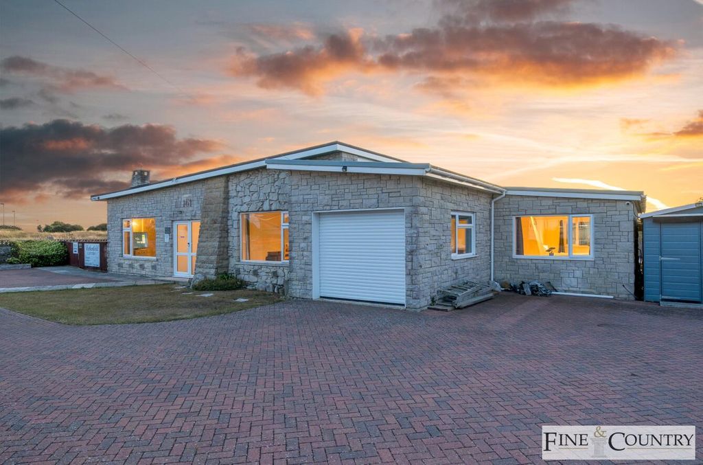 Property photo 1 of 62 7Ec3233B-d5A8-46A8-9273-18Dd4F26d136.Jpg