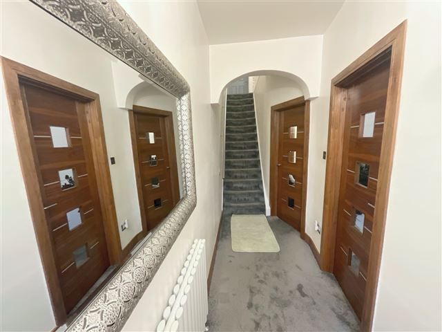 Property photo 2 of 21 Hallway