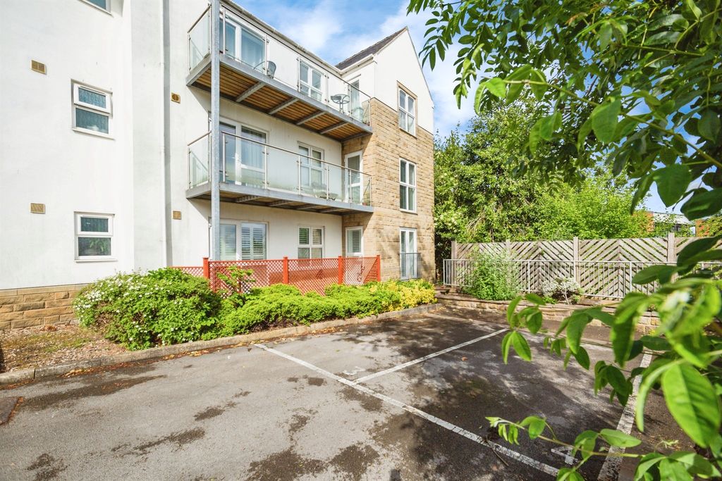 Property photo 1 of 12