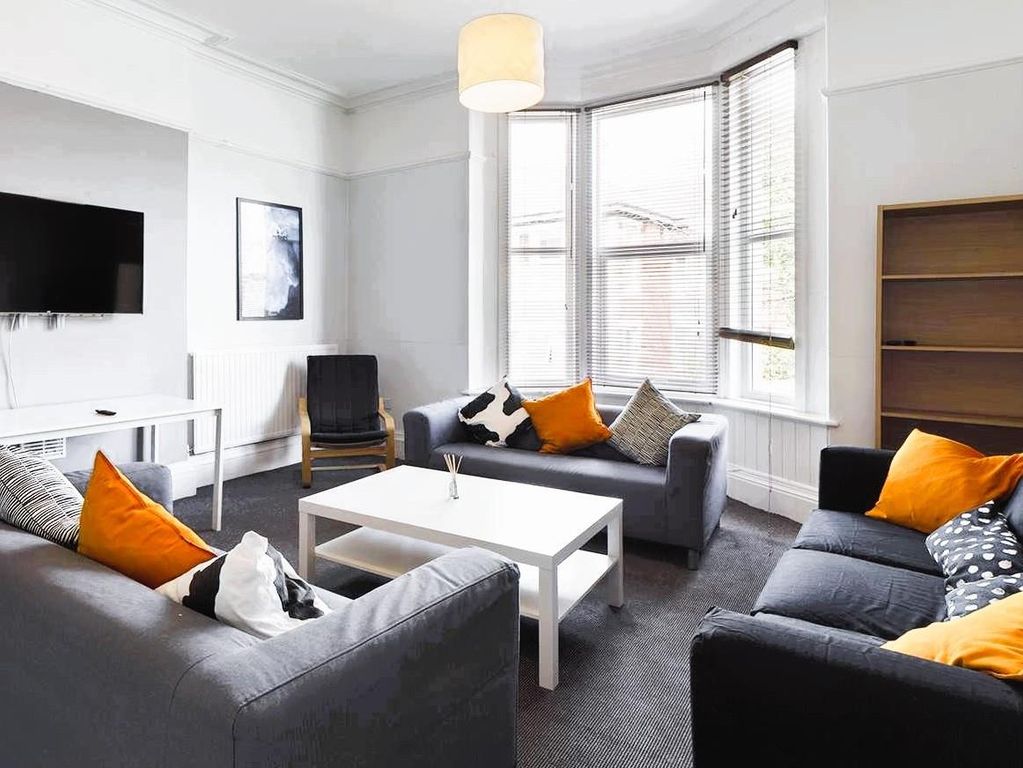 Property photo 3 of 16 Lounge.Jpg