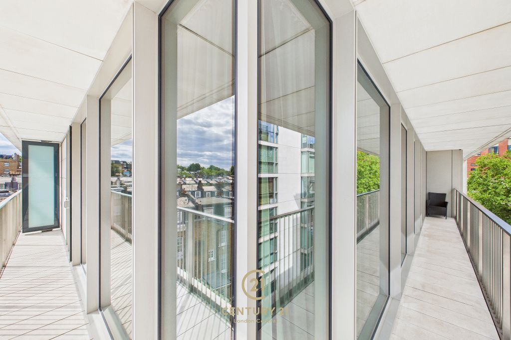 Property photo 3 of 57