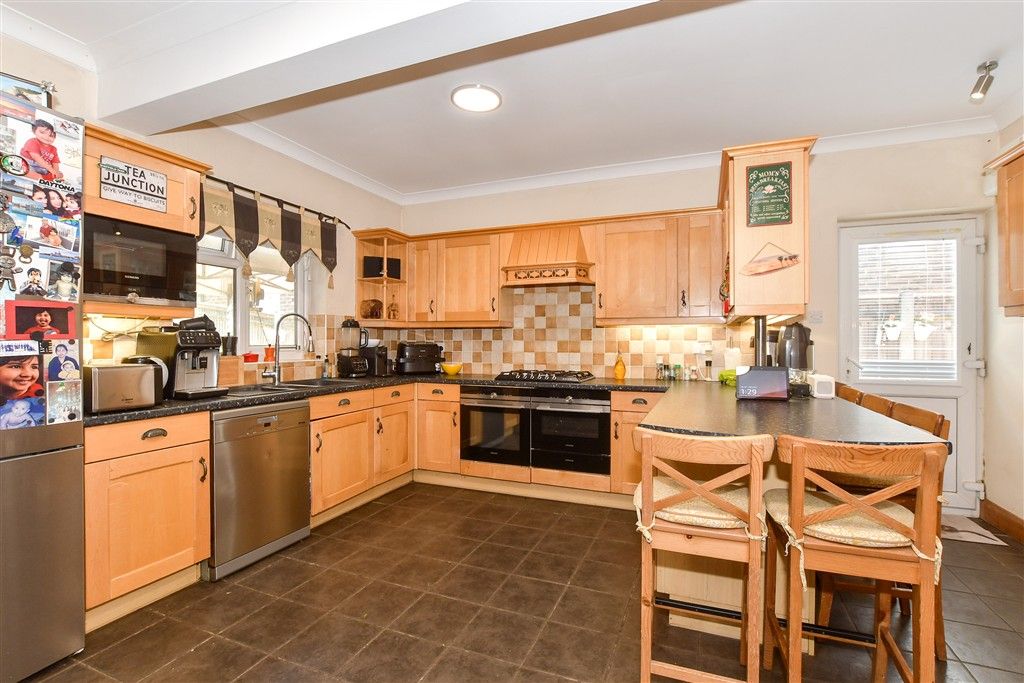 Property photo 3 of 15 Kitchen