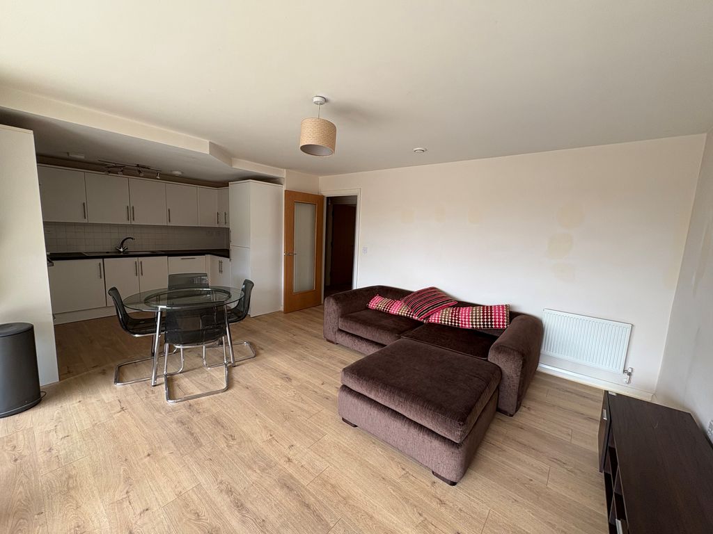 Property photo 3 of 8