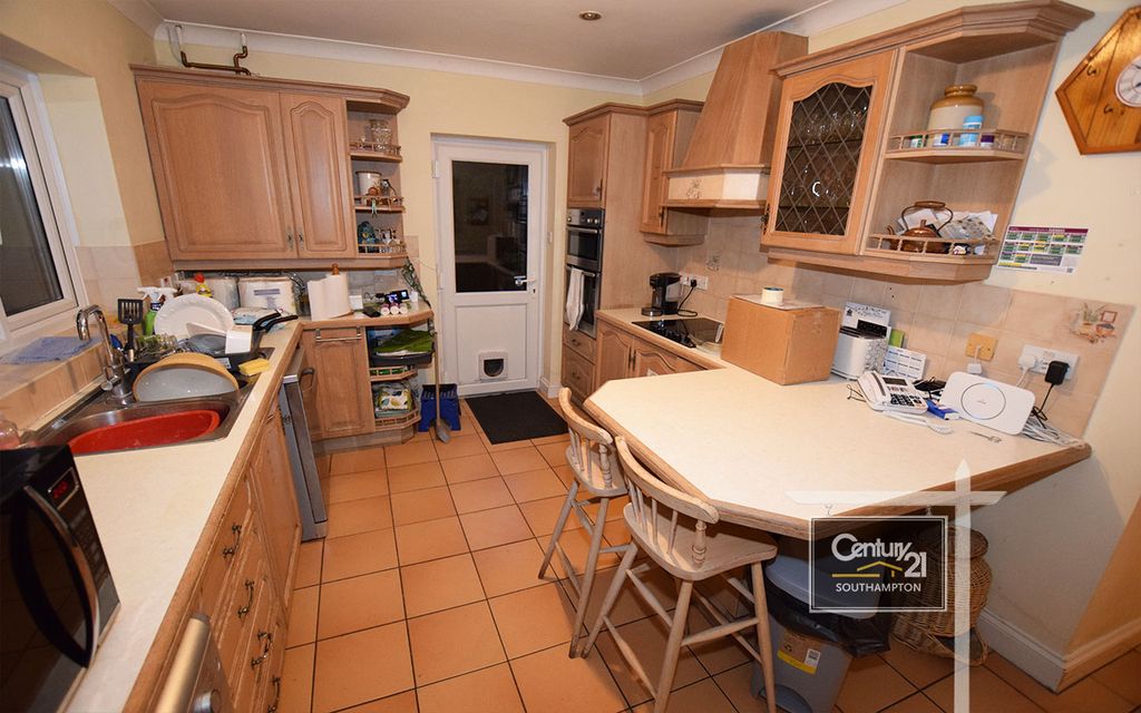 Property photo 2 of 11