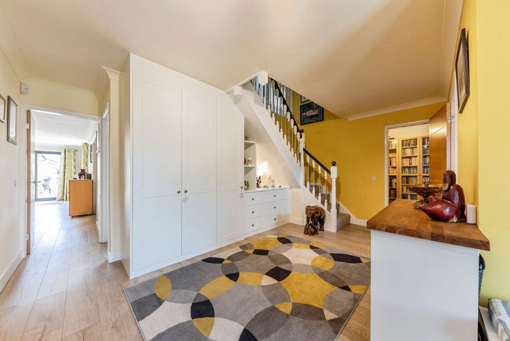 Property photo 2 of 27 5