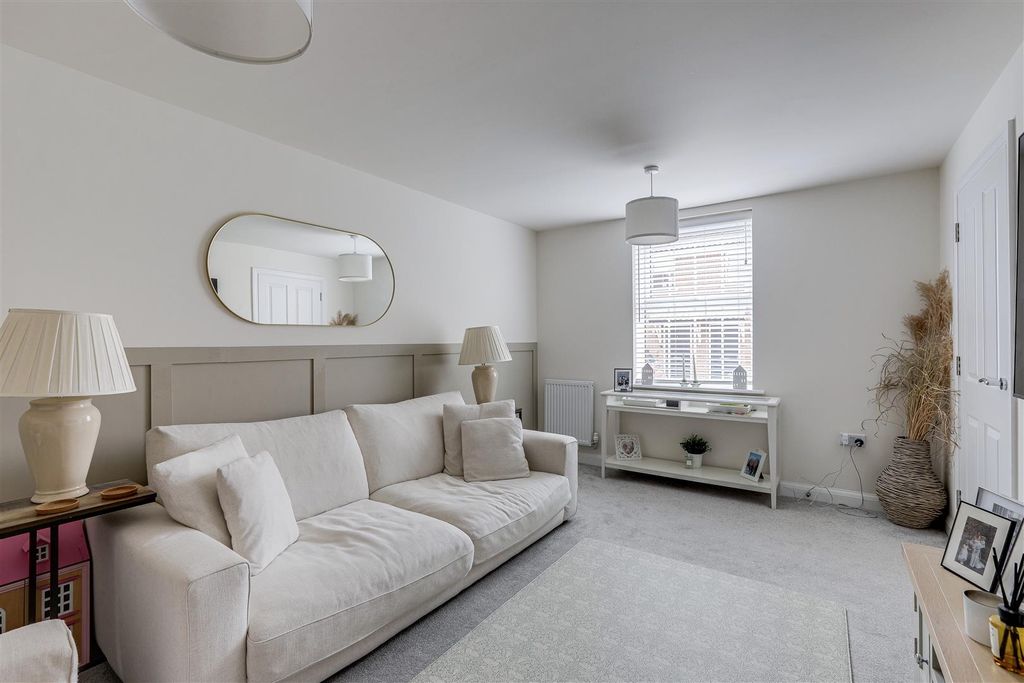 Property photo 2 of 25 300424_13.Jpg