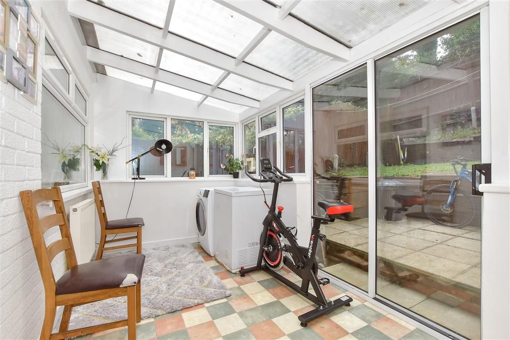 Property photo 2 of 9 Conservatory