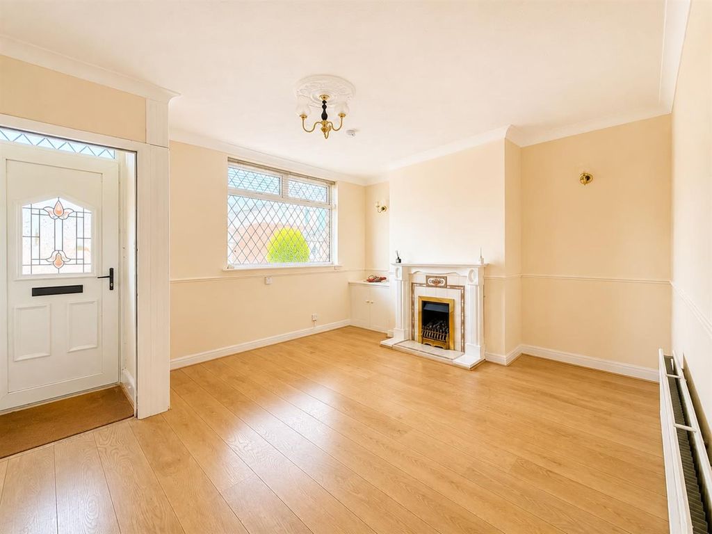 Property photo 2 of 10 7